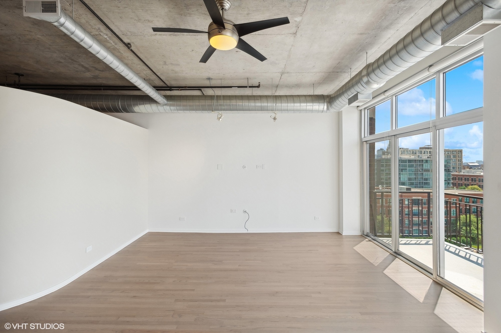 1000 W Adams Street Unit: 813