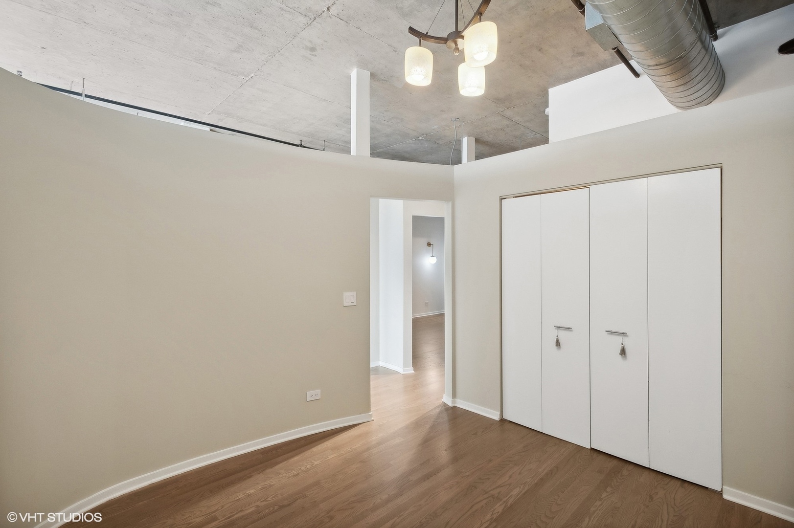 1000 W Adams Street Unit: 813