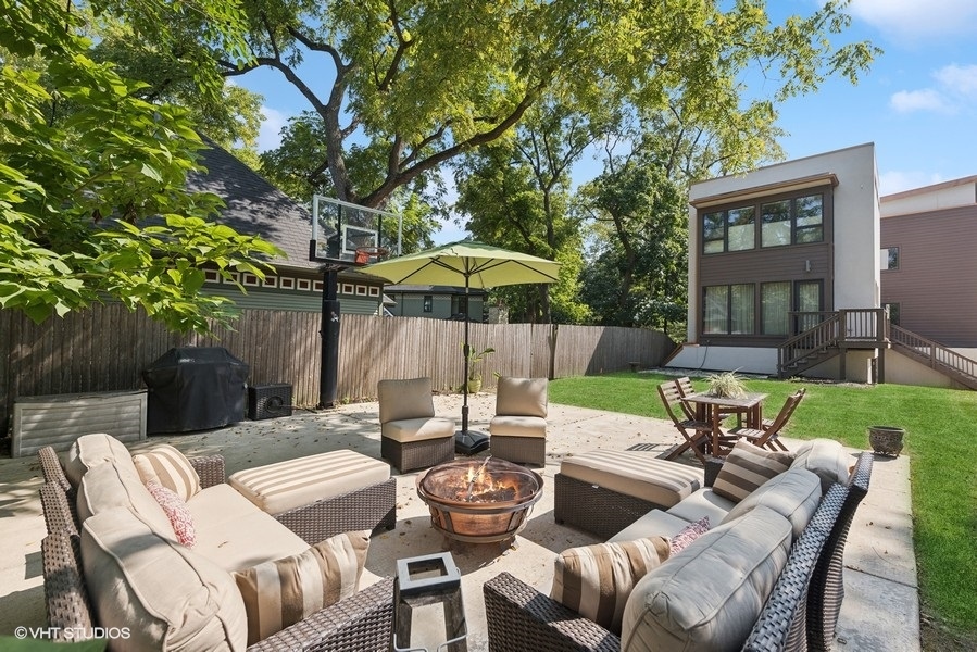 229 E Walnut Street
