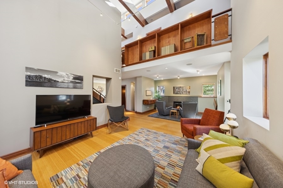 229 E Walnut Street