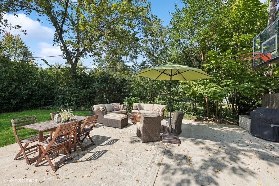 229 E Walnut Street