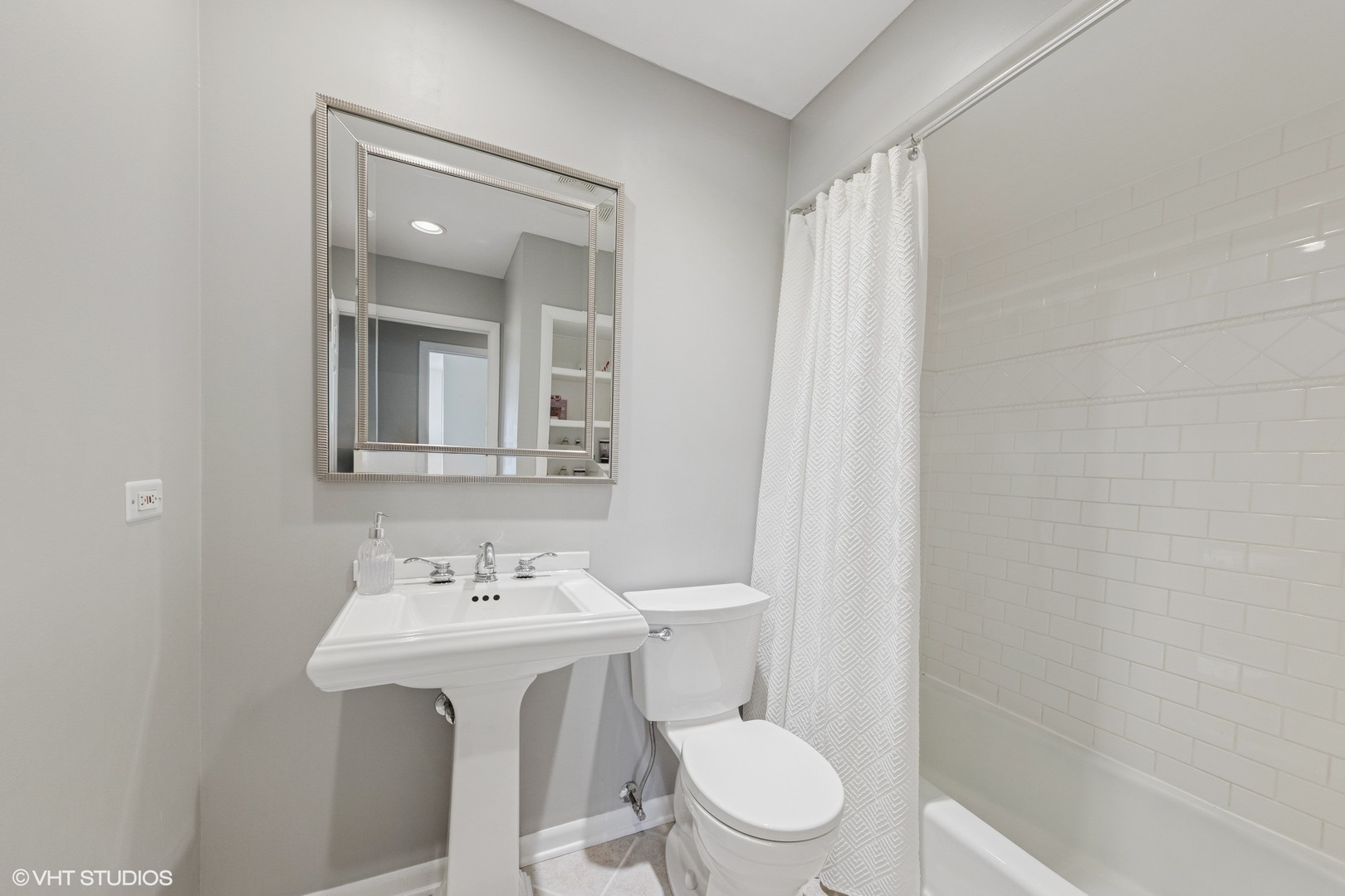 224 W Grant Village Street
