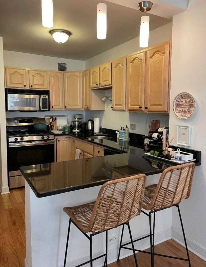 1 E Scott Street Unit: 412