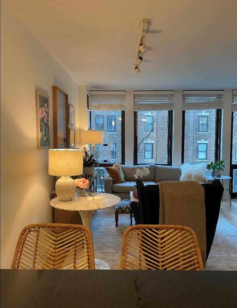 1 E Scott Street Unit: 412
