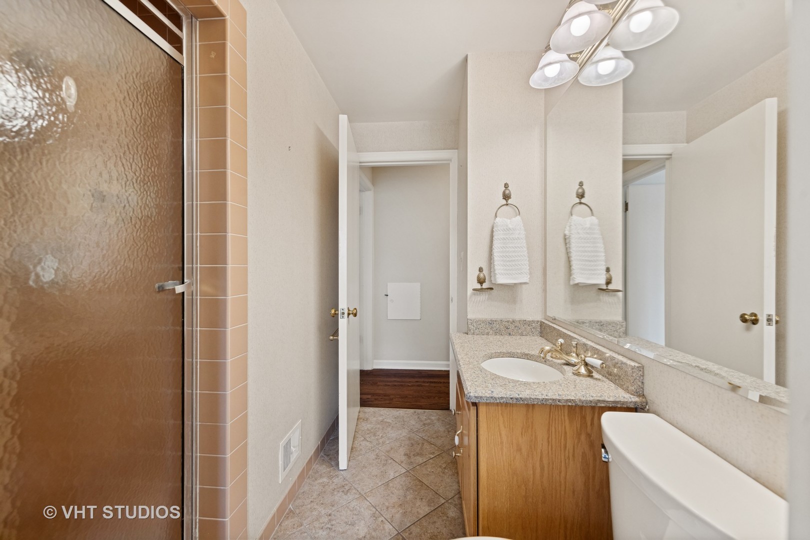 1200 Woodview