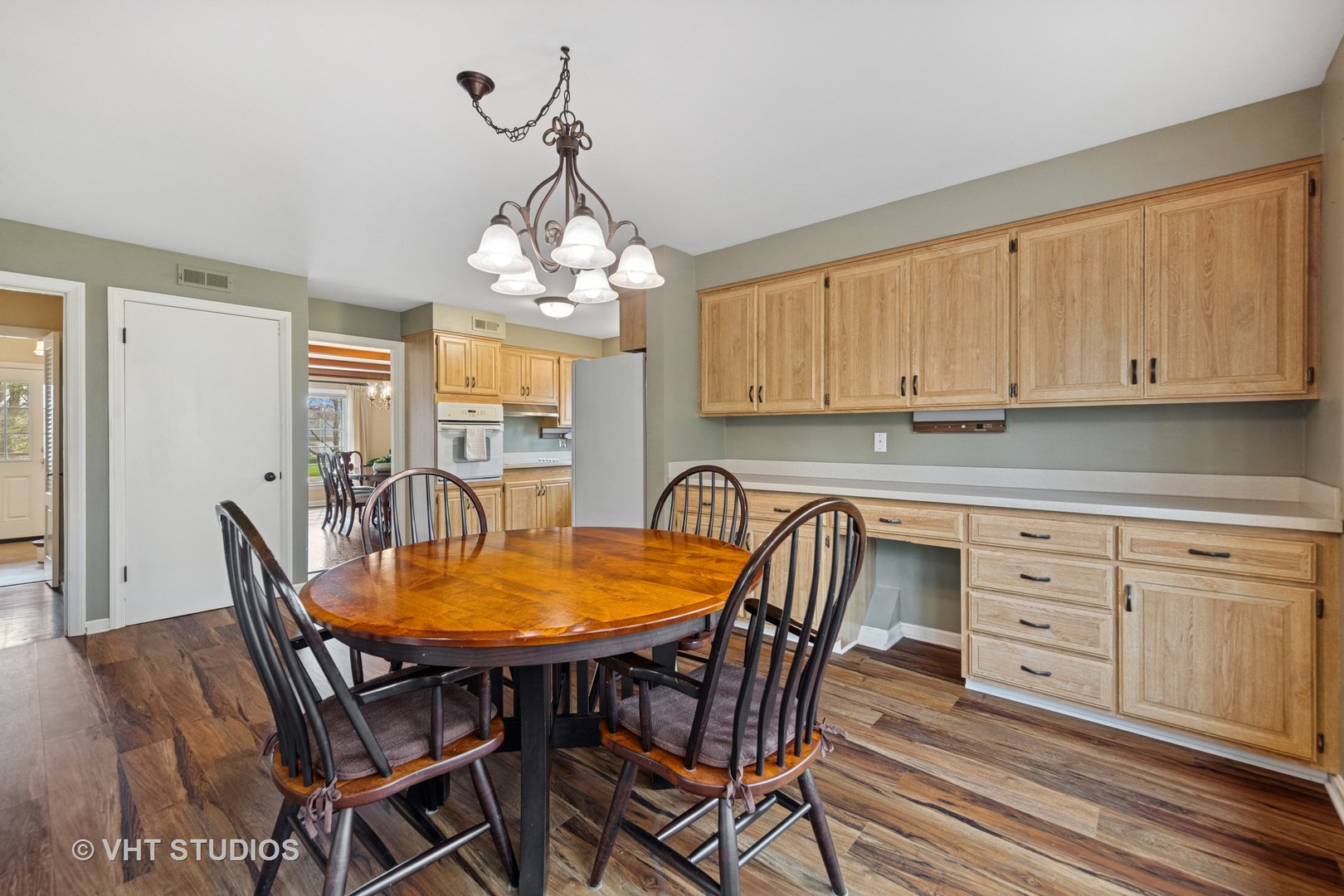 1200 Woodview