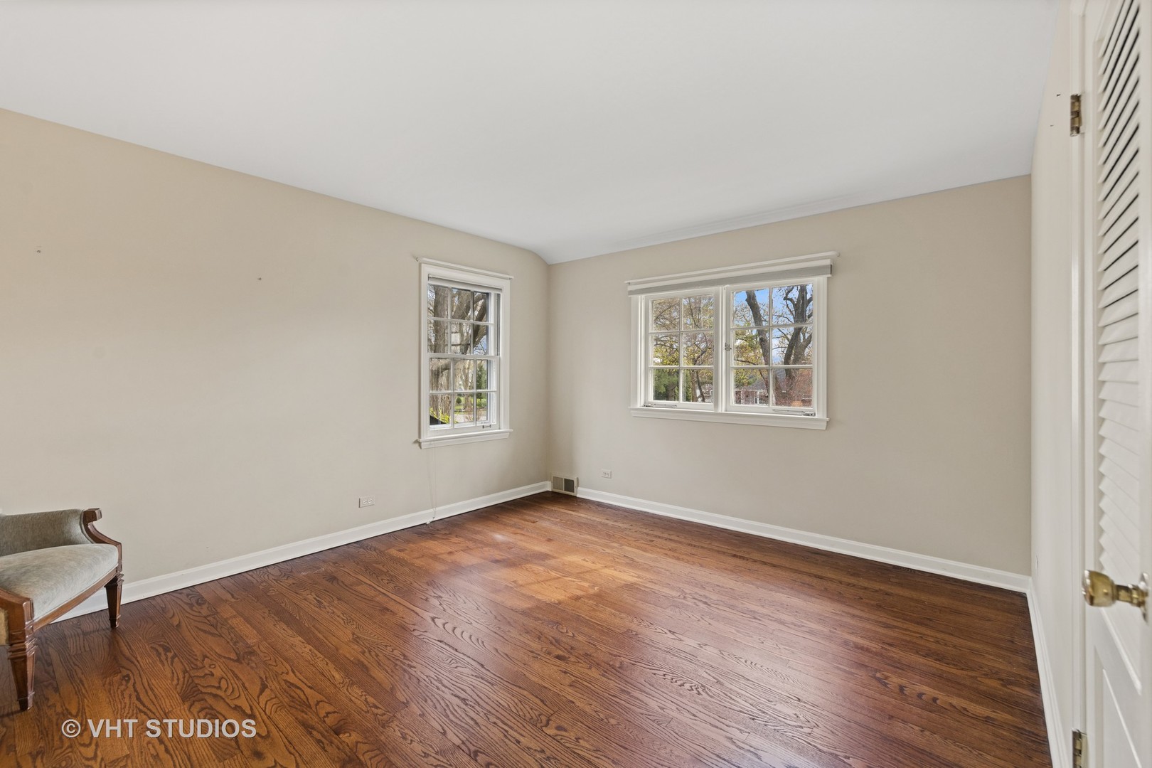 1200 Woodview