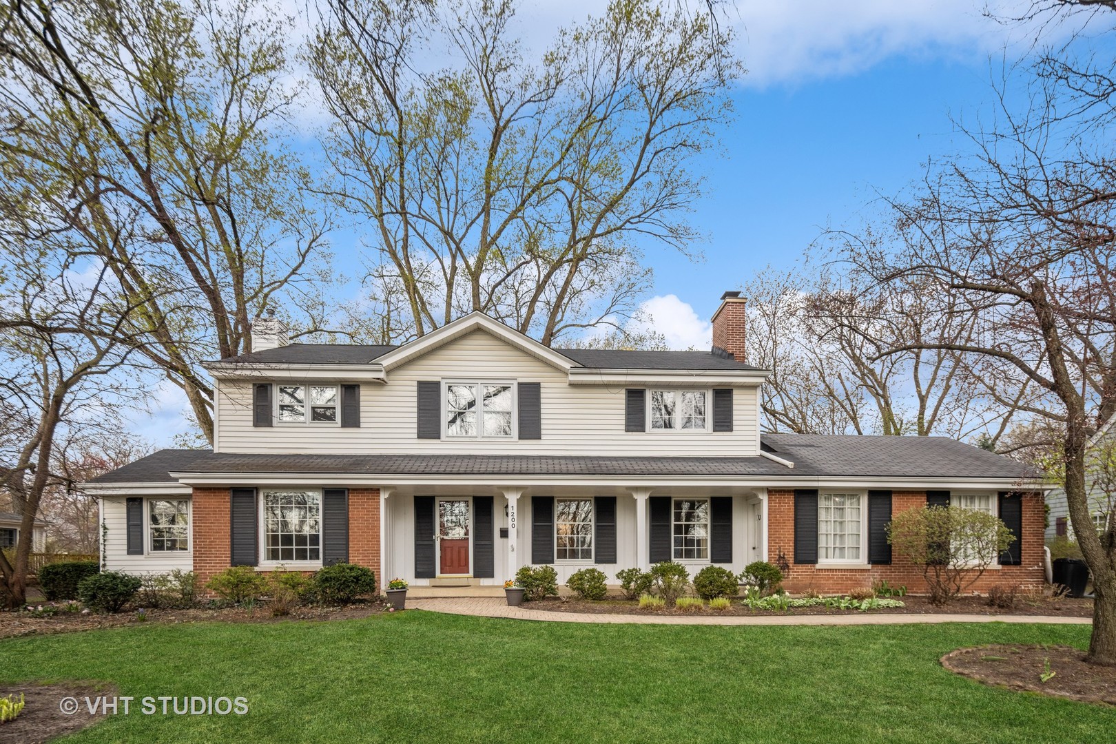 1200 Woodview