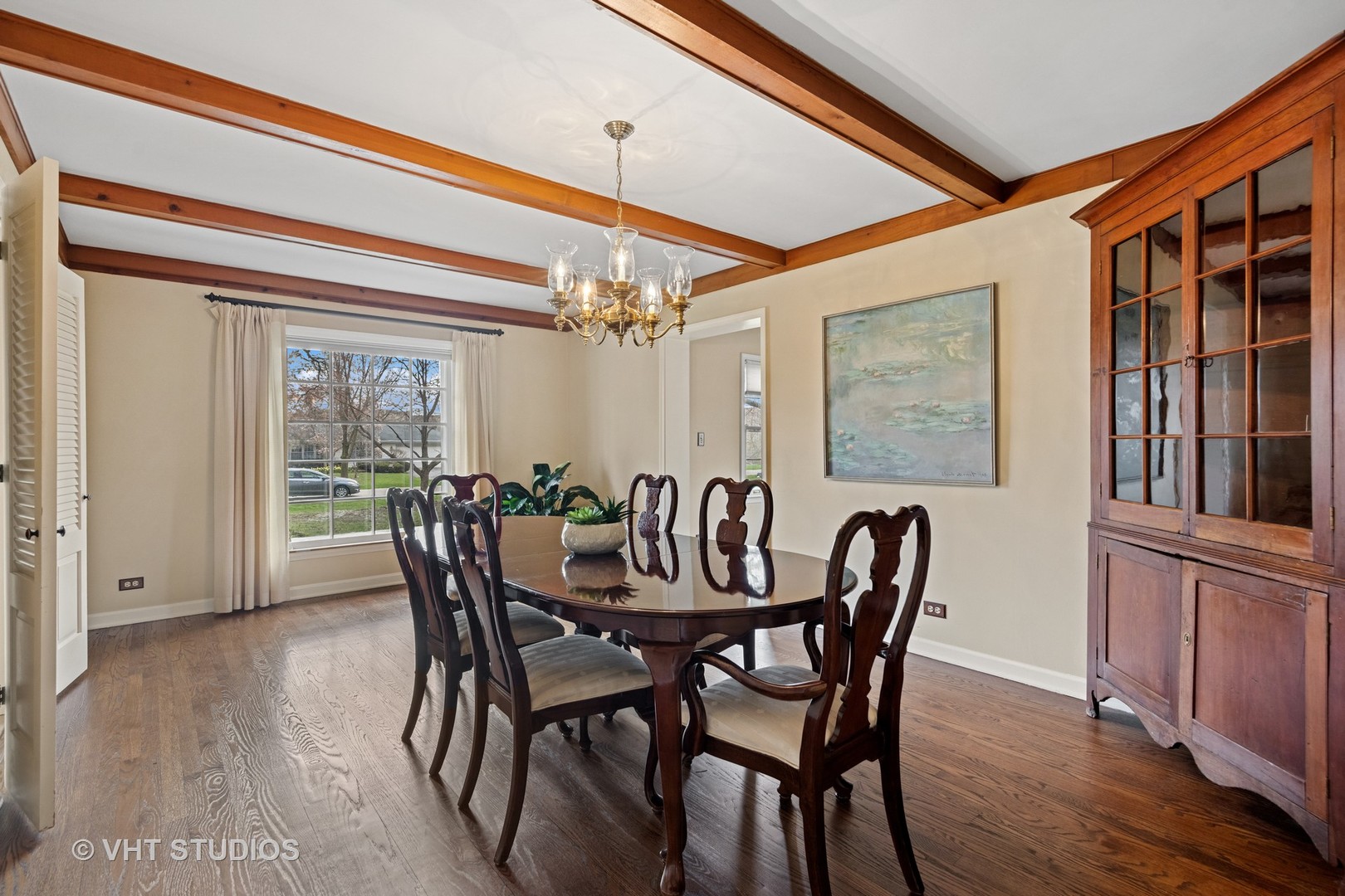 1200 Woodview