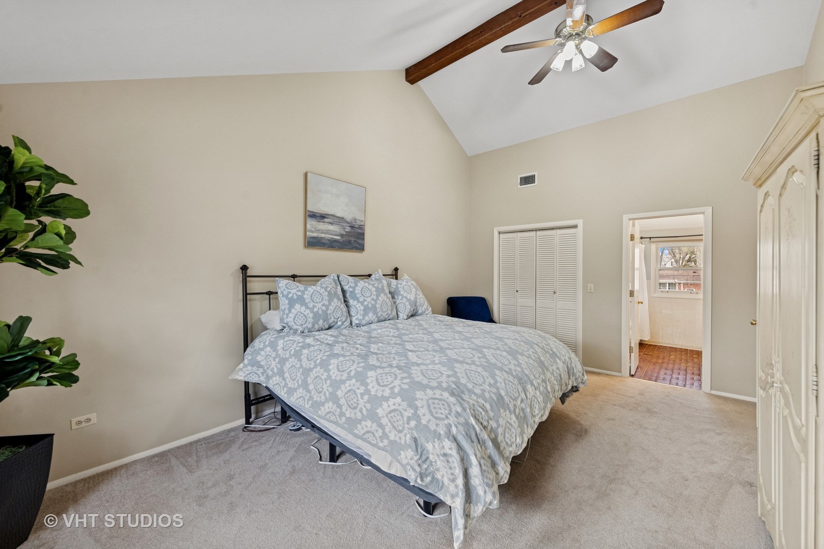 1200 Woodview