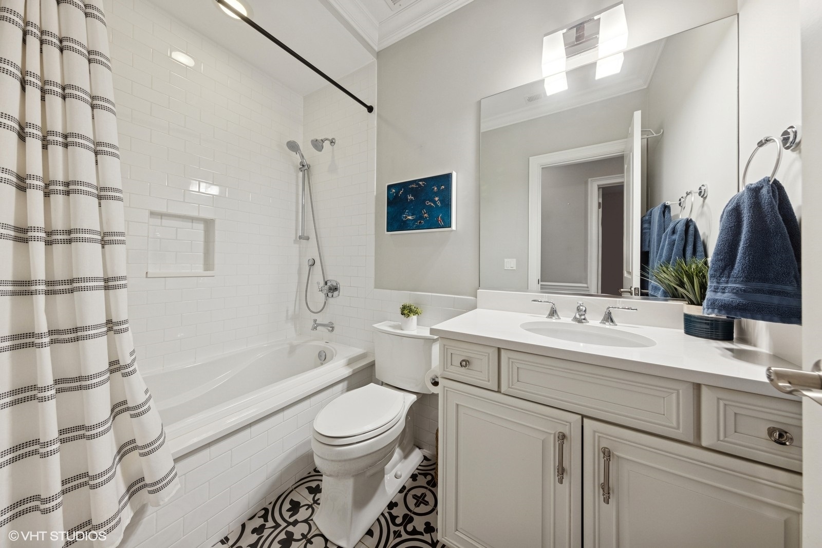 1833 W Addison Street Unit: 1S