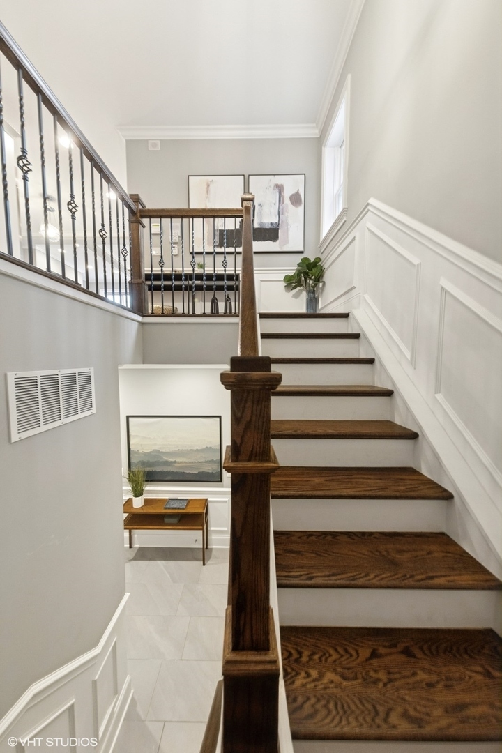 1833 W Addison Street Unit: 1S