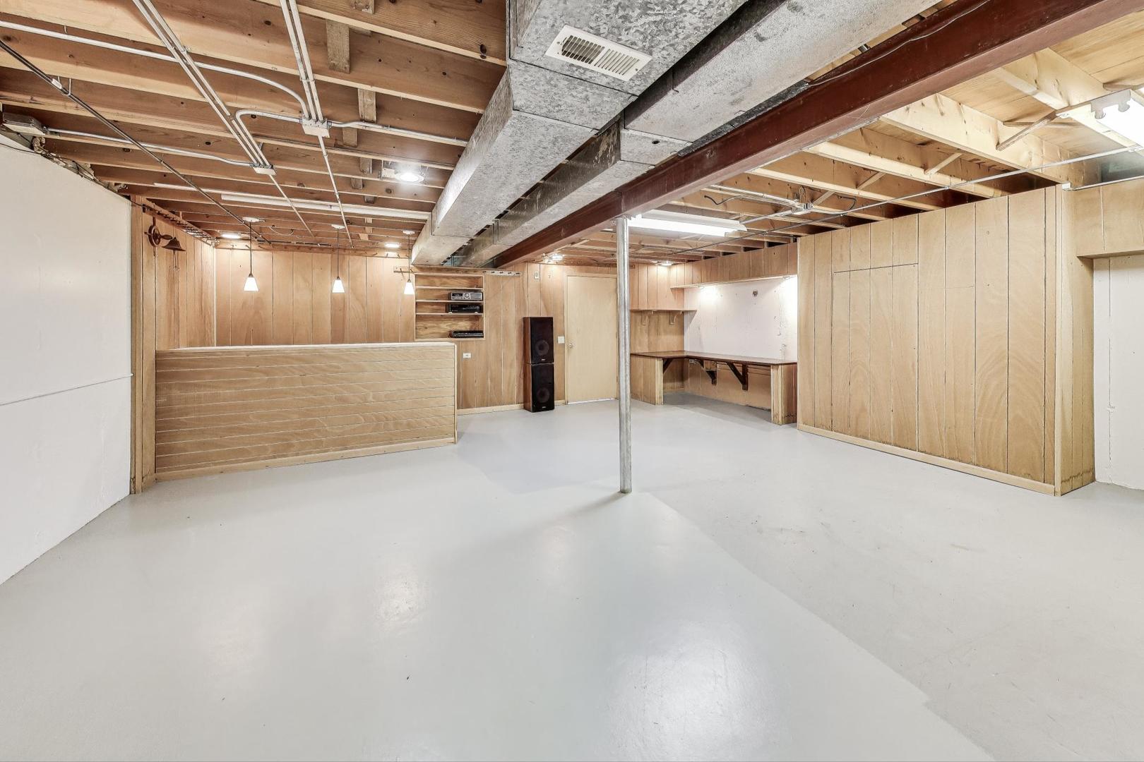 1100 Williamsburg Street