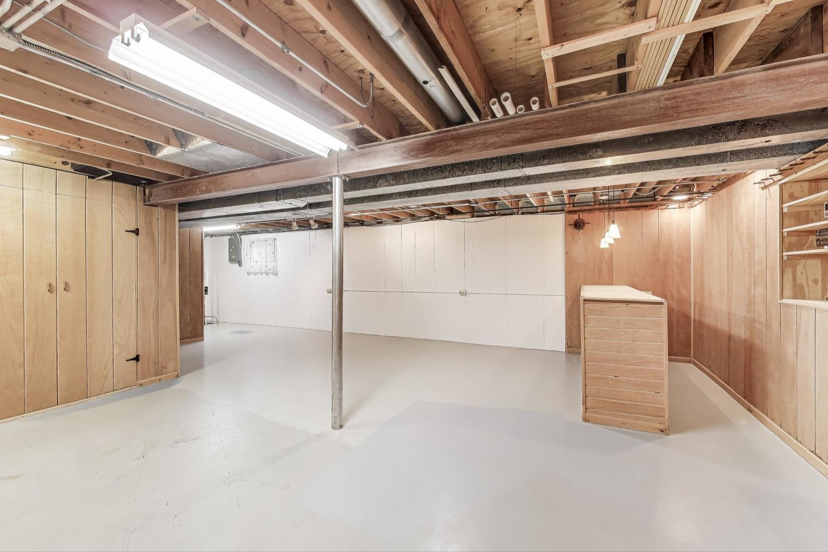 1100 Williamsburg Street