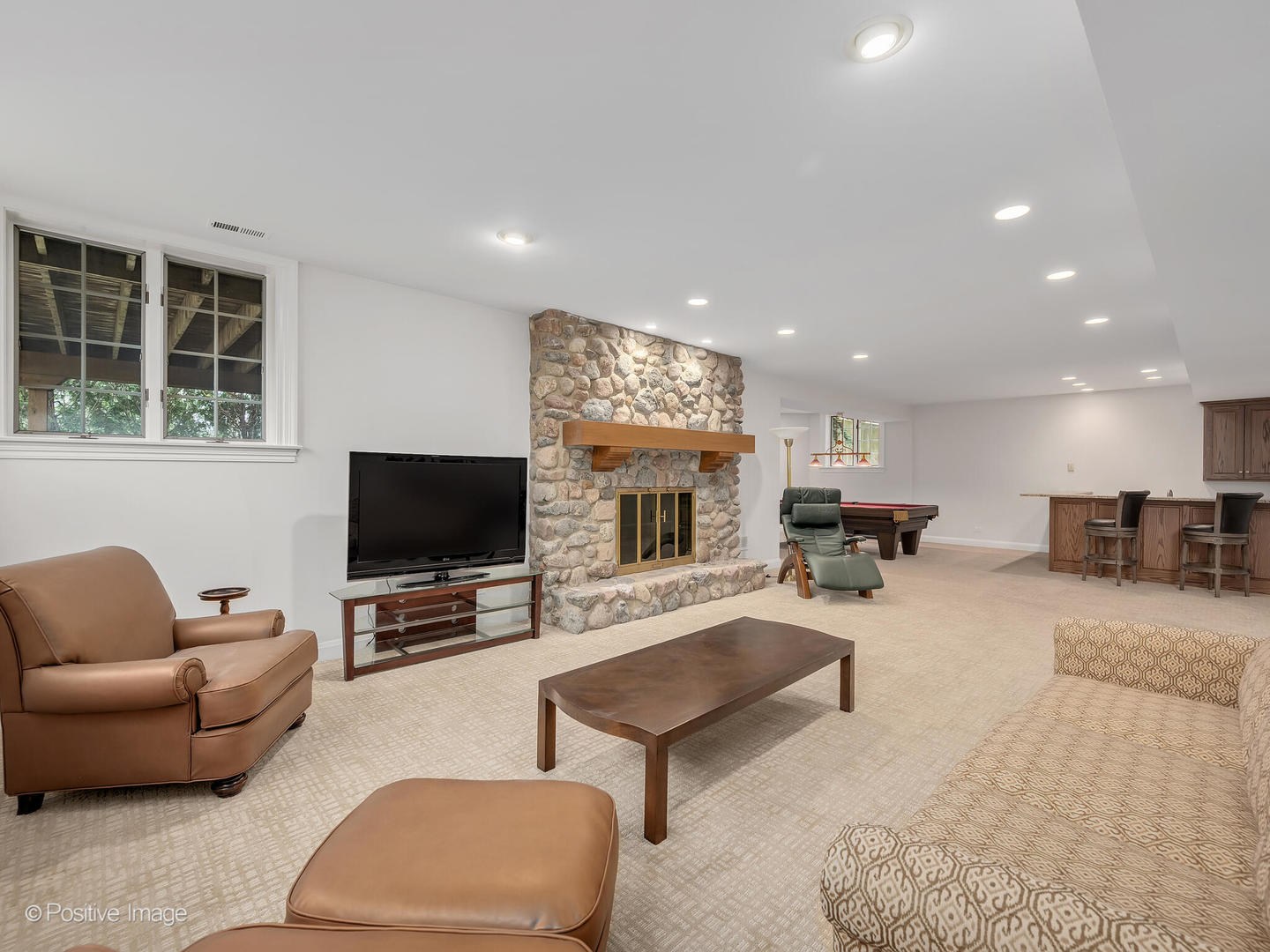 8 Longwood Drive