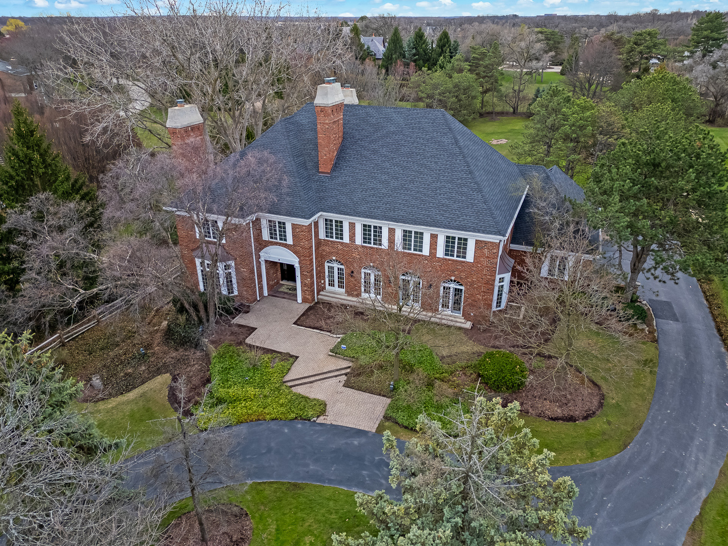 8 Longwood Drive