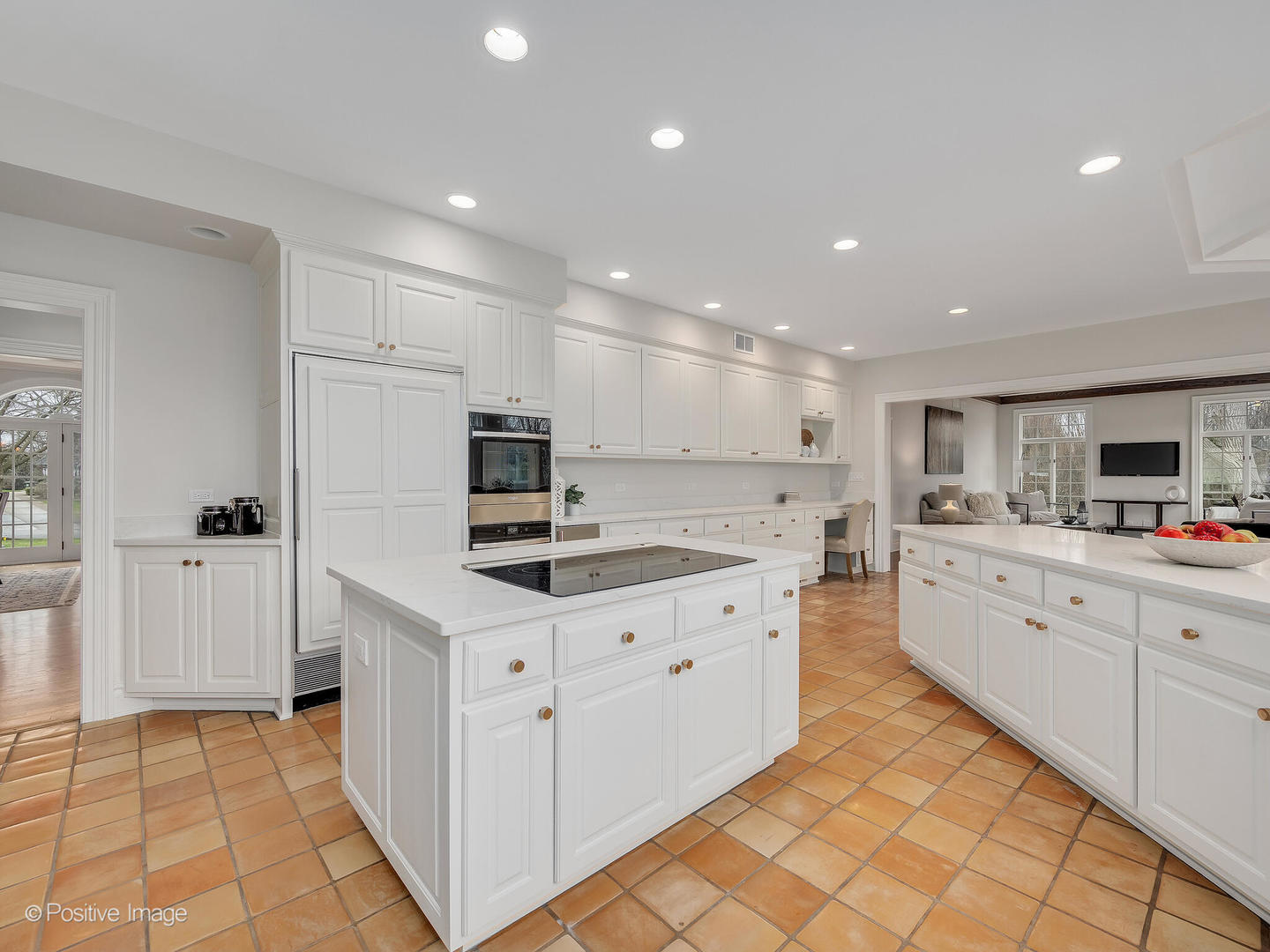 8 Longwood Drive