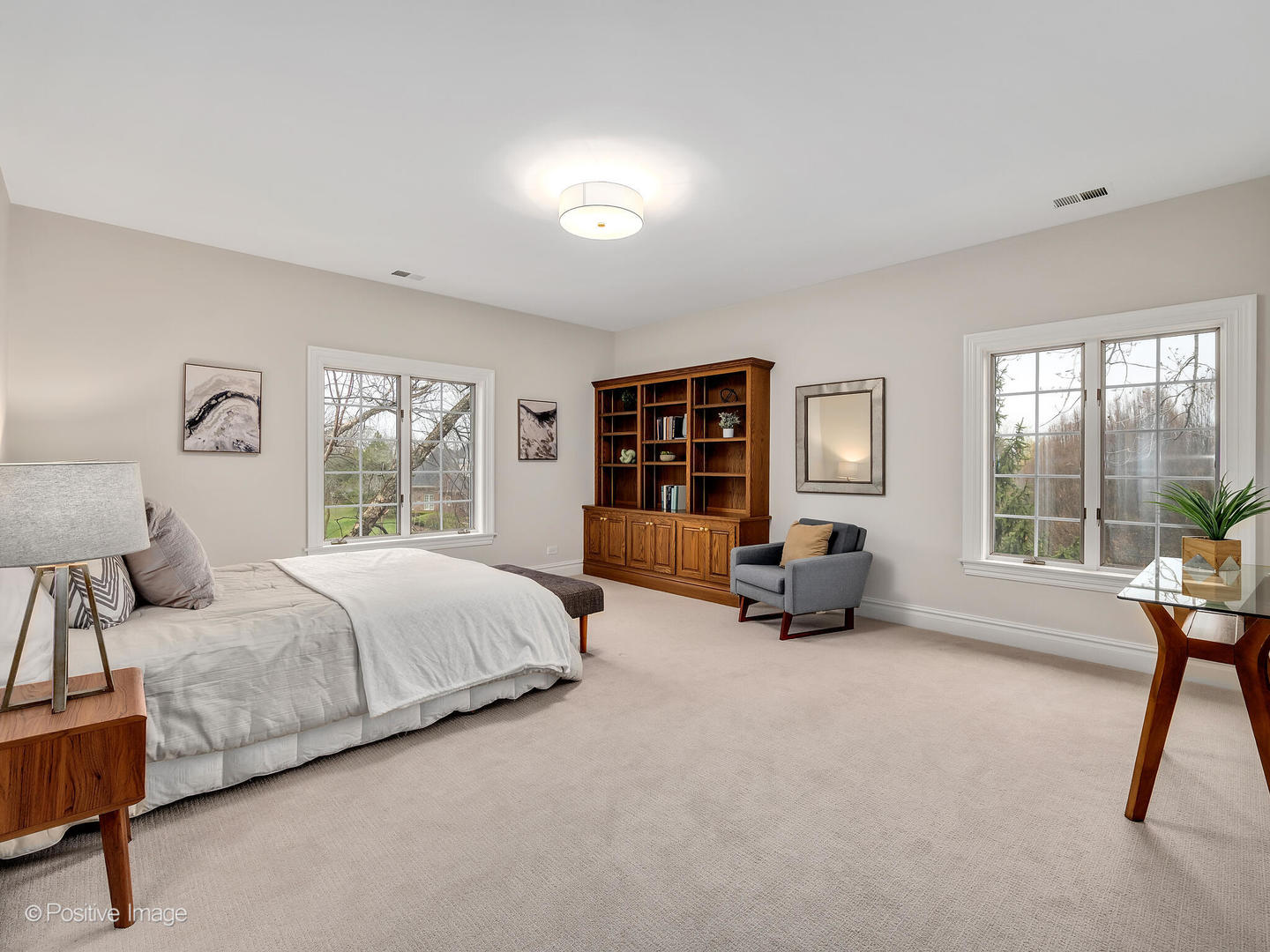 8 Longwood Drive
