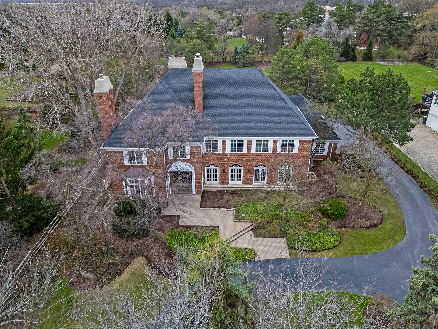 8 Longwood Drive