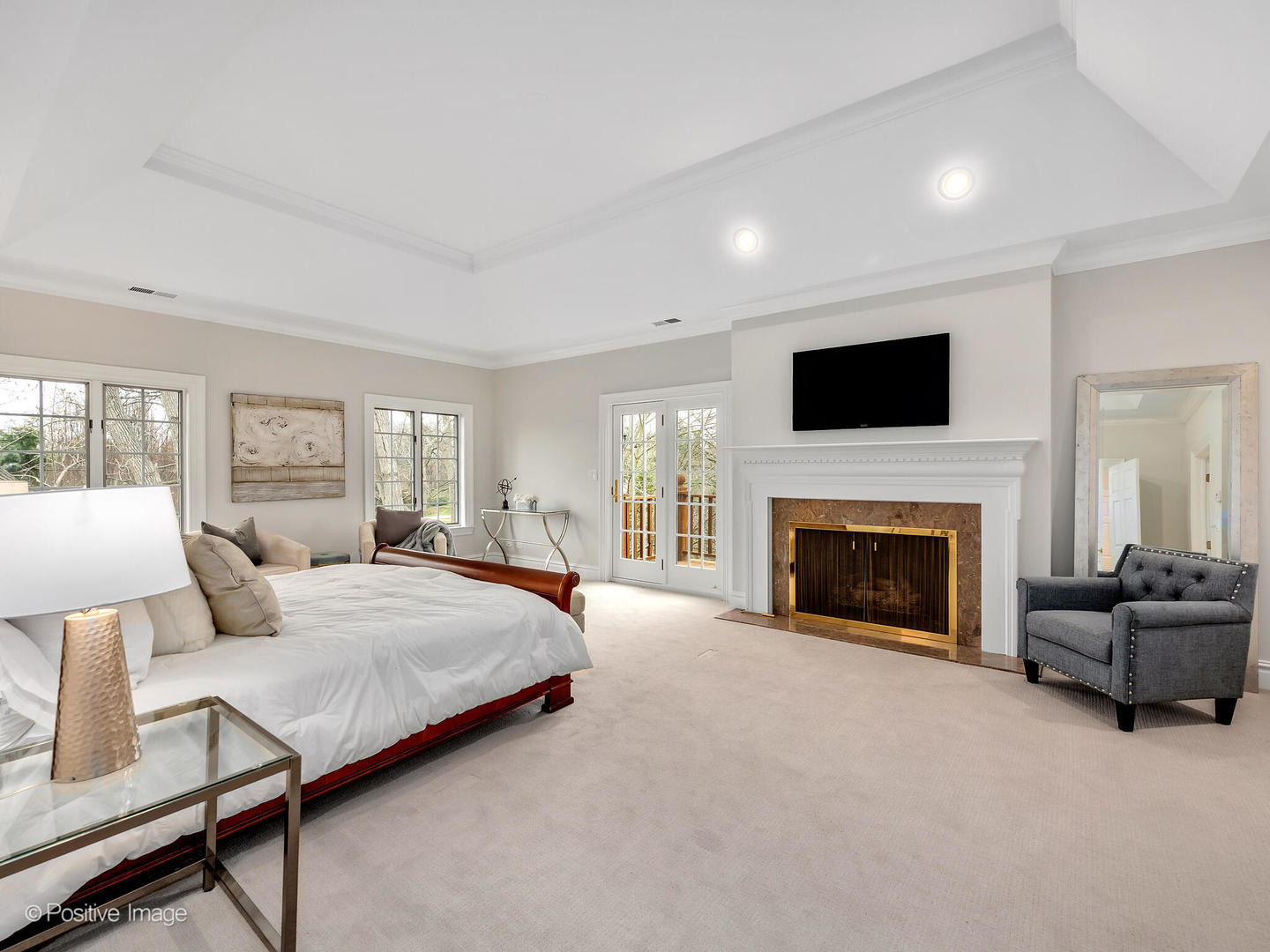 8 Longwood Drive
