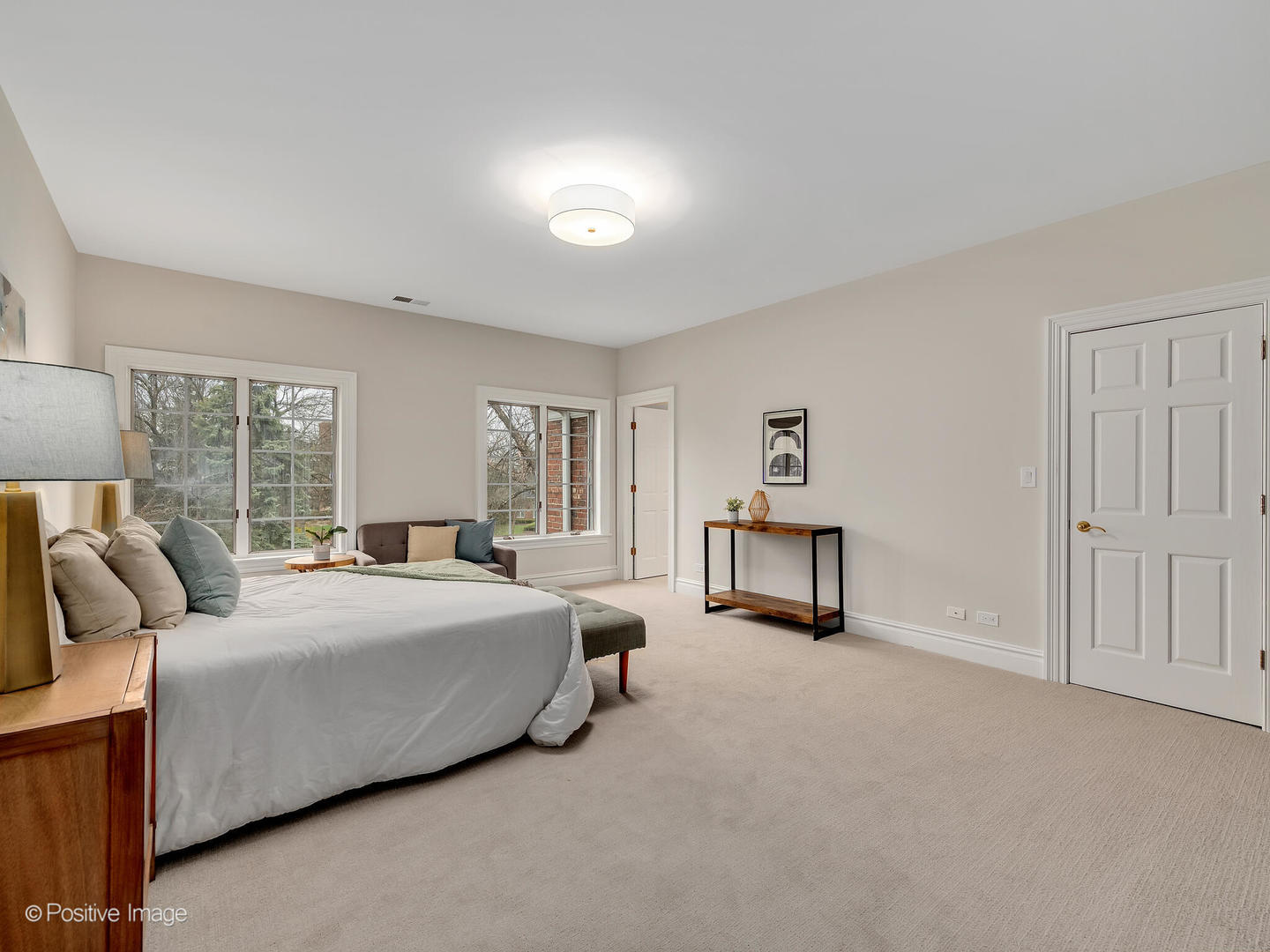 8 Longwood Drive