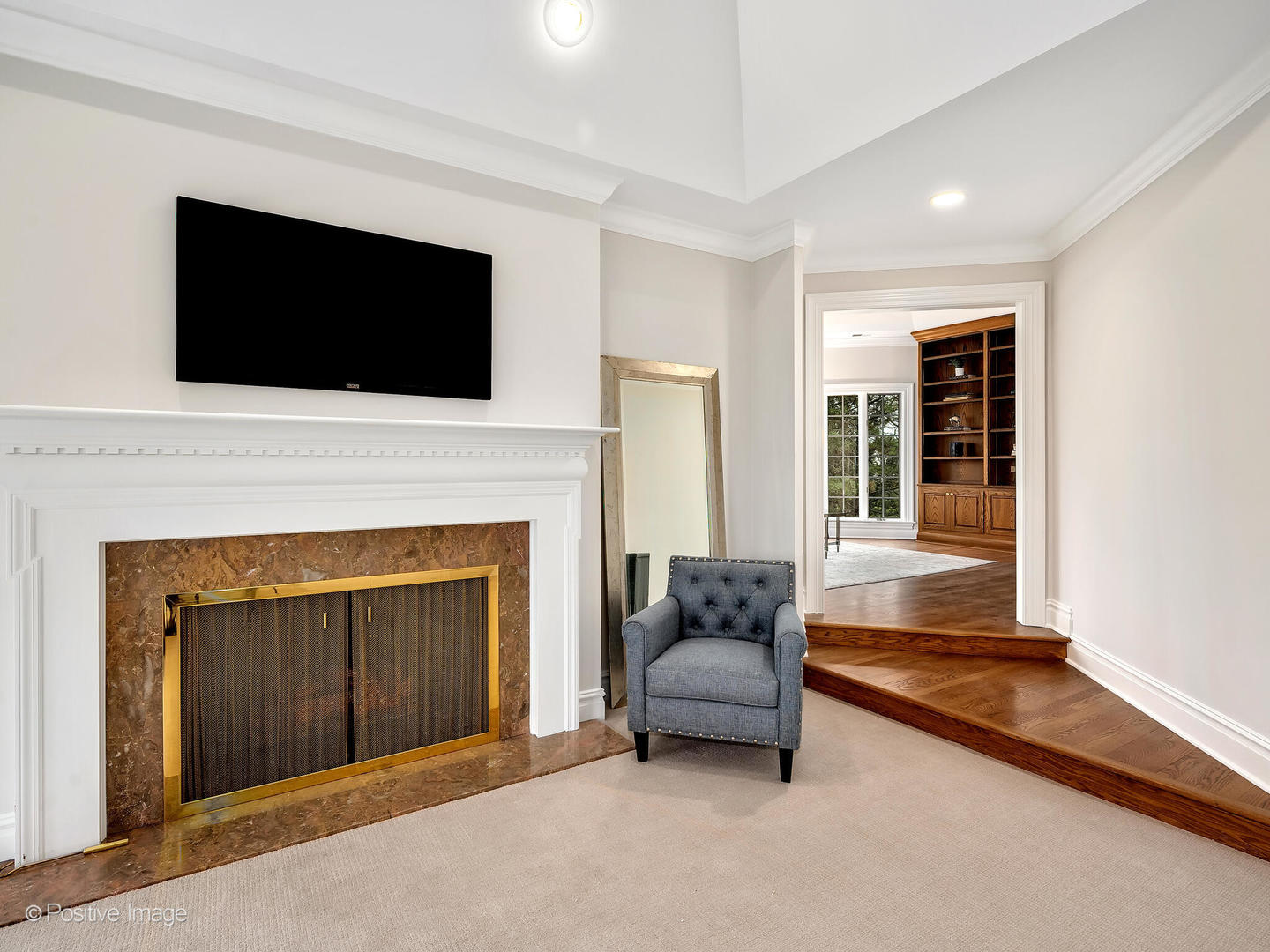 8 Longwood Drive
