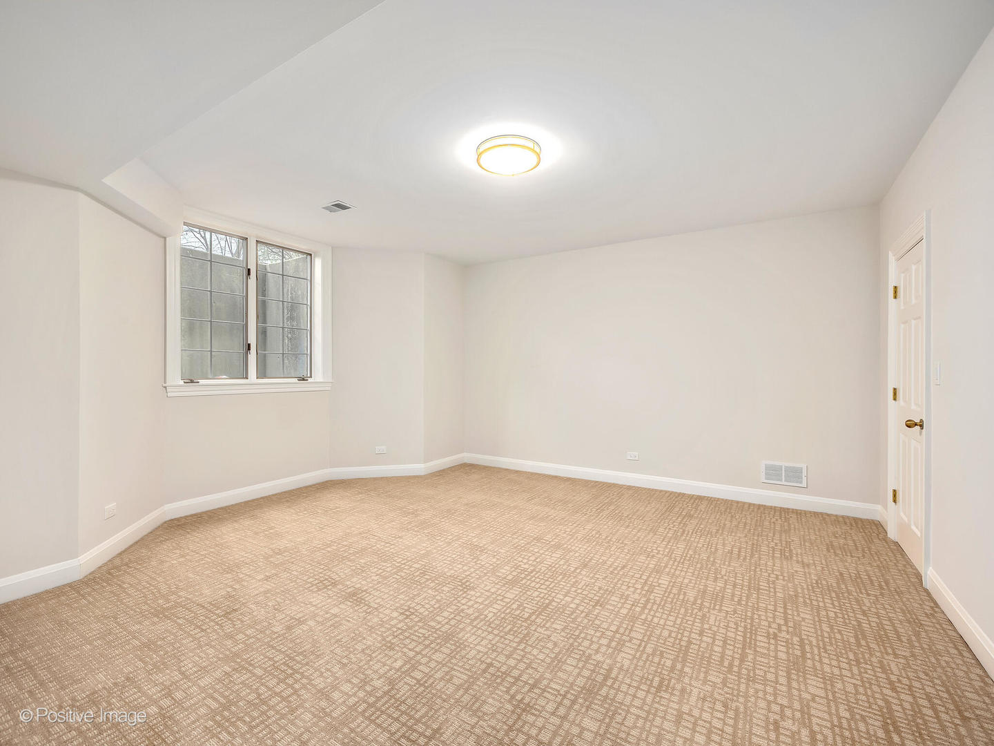 8 Longwood Drive