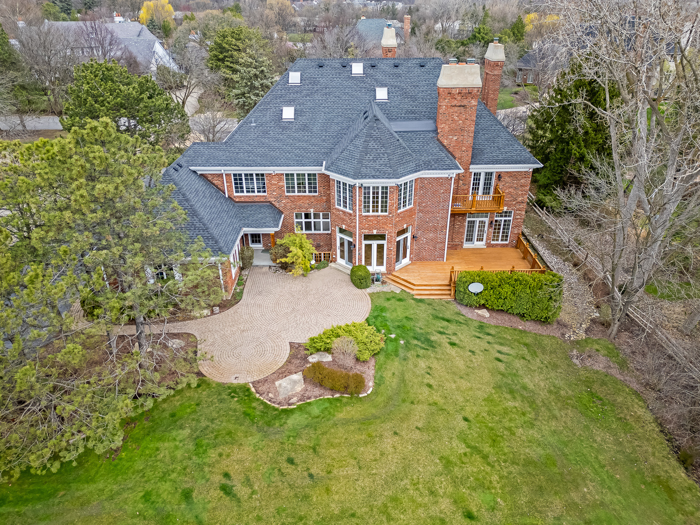 8 Longwood Drive