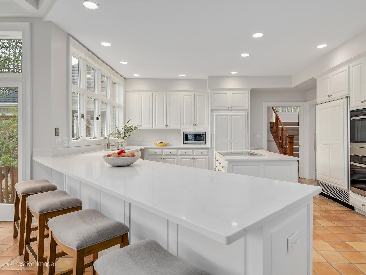 8 Longwood Drive