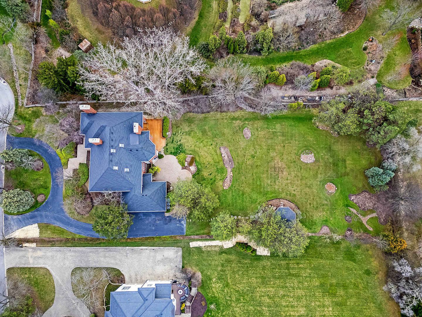8 Longwood Drive