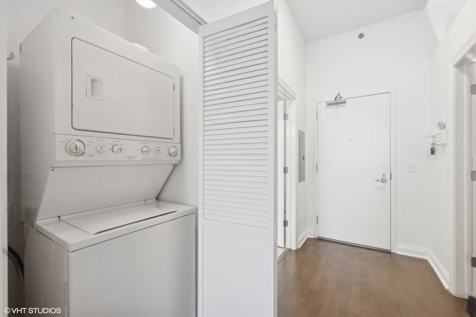 230 W Division Street Unit: 707
