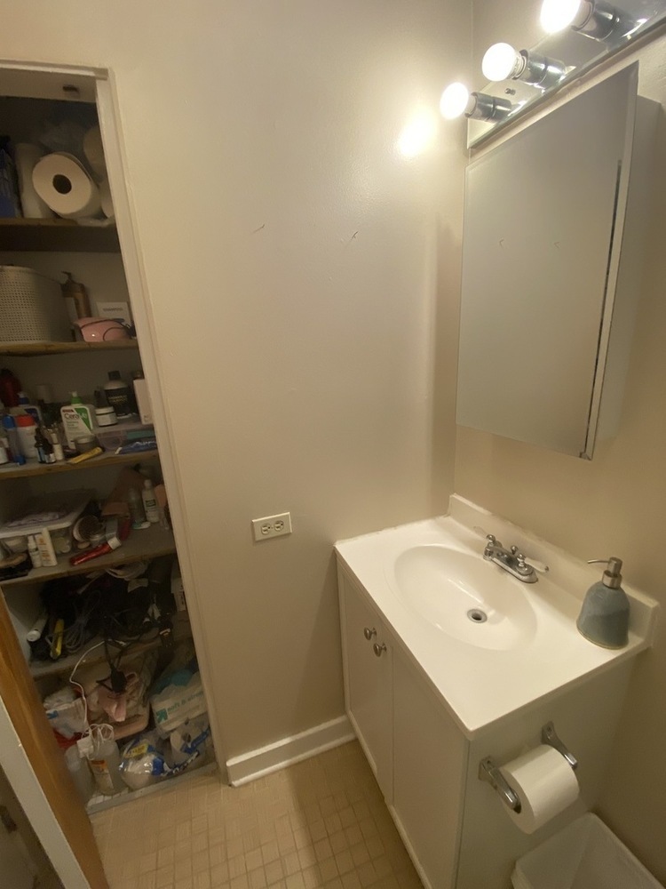 1923 N Sedgwick Street Unit: 2F