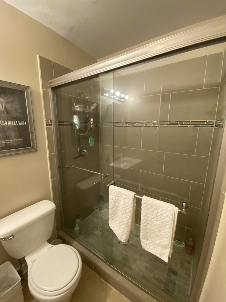 1923 N Sedgwick Street Unit: 2F