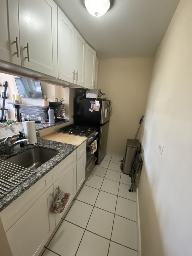 1923 N Sedgwick Street Unit: 2F