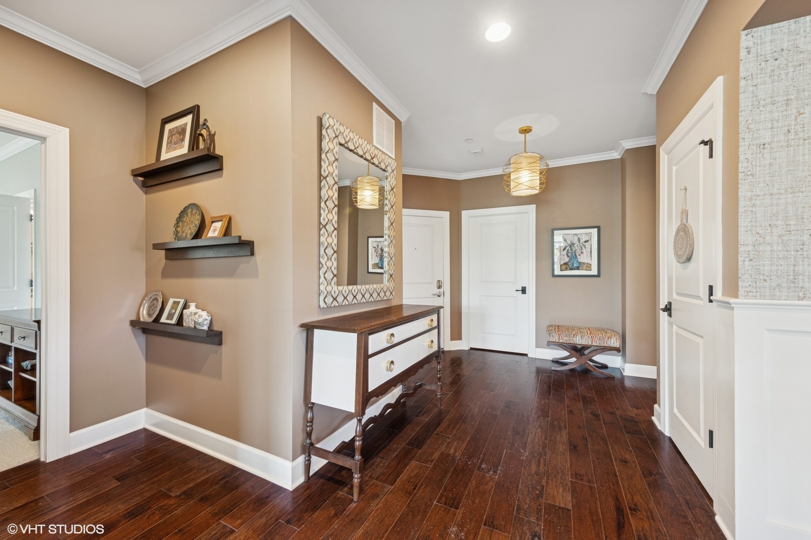 149 W Kennedy Lane Unit: 208