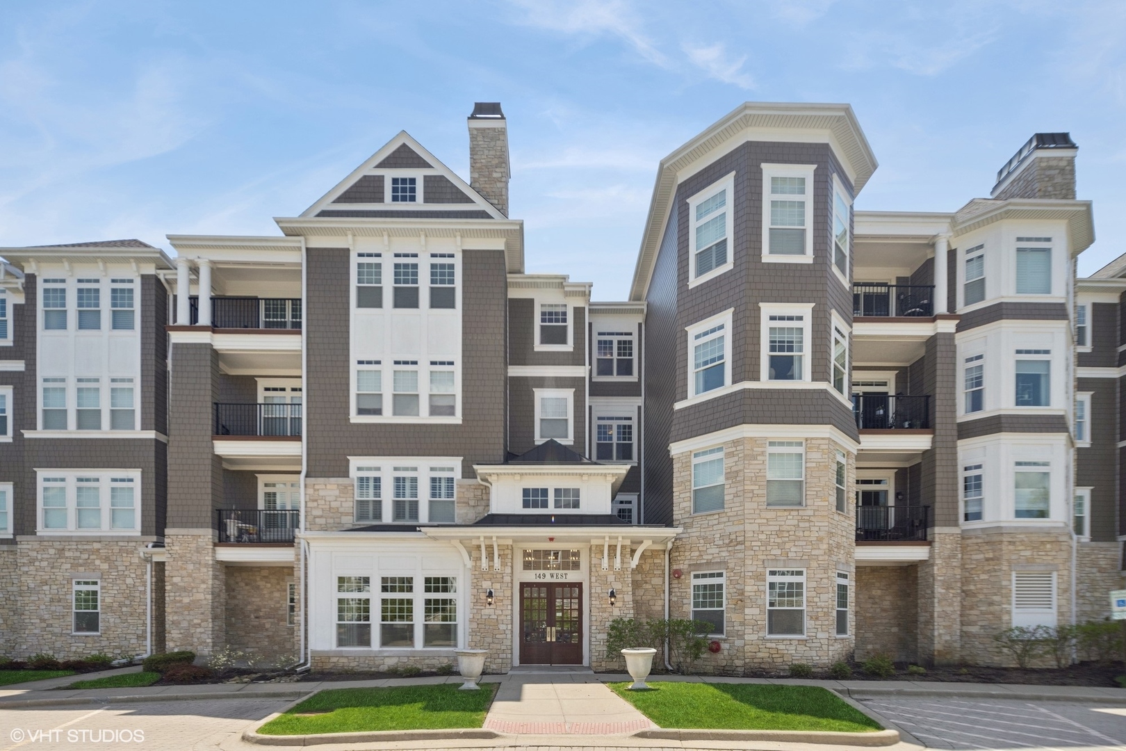 149 W Kennedy Lane Unit: 208