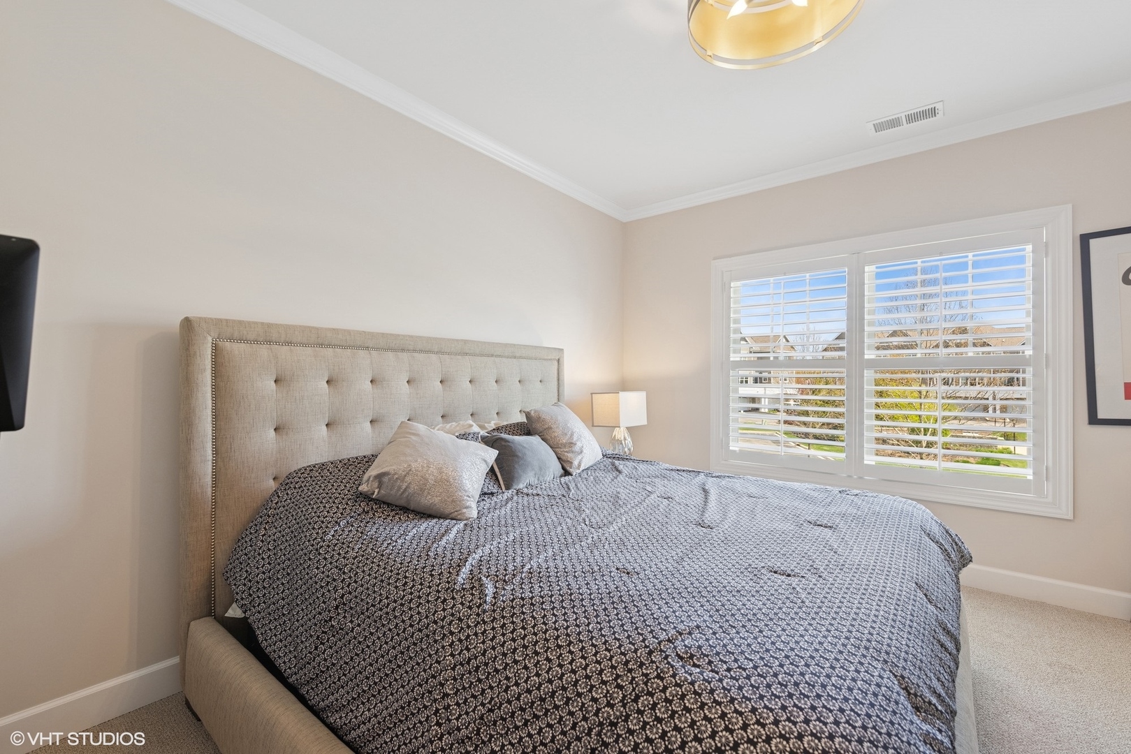 149 W Kennedy Lane Unit: 208