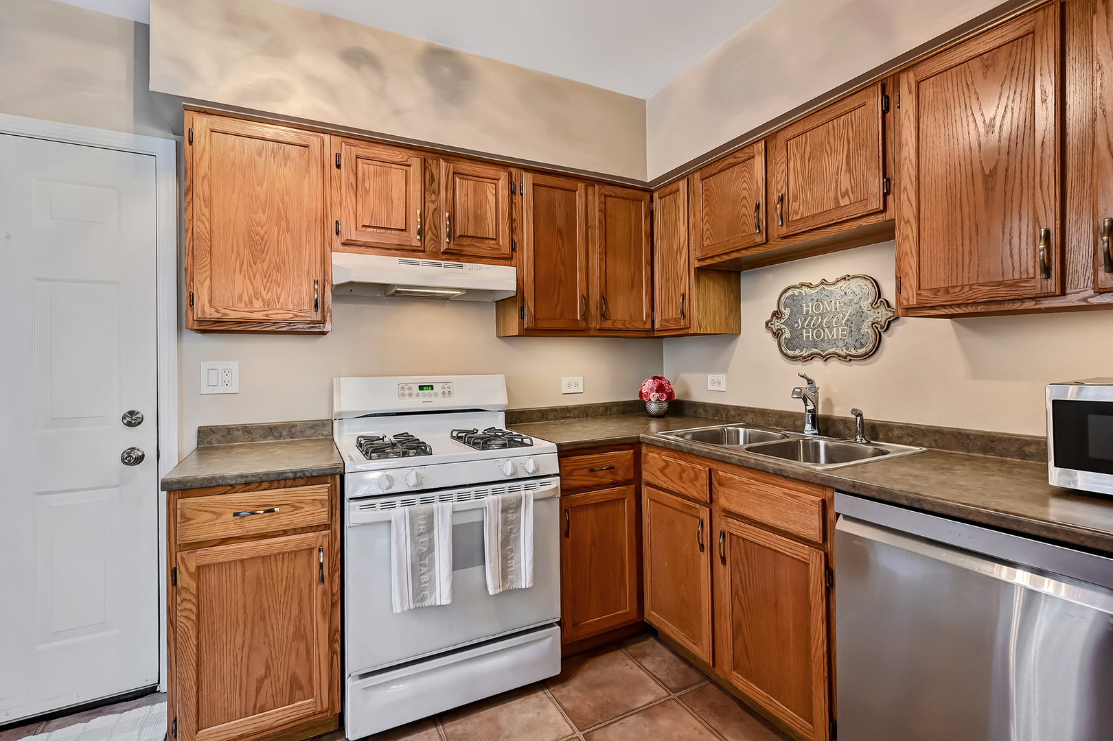 75 E Harris Avenue Unit: 2E