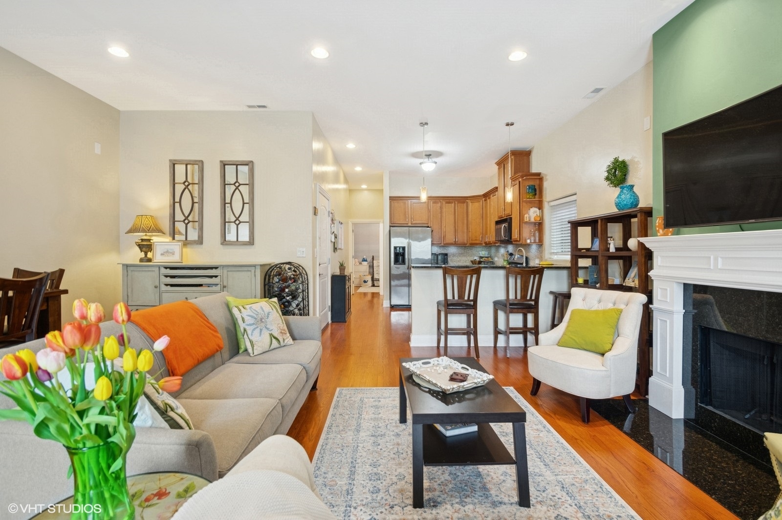 3709 N Elston Avenue Unit: 2