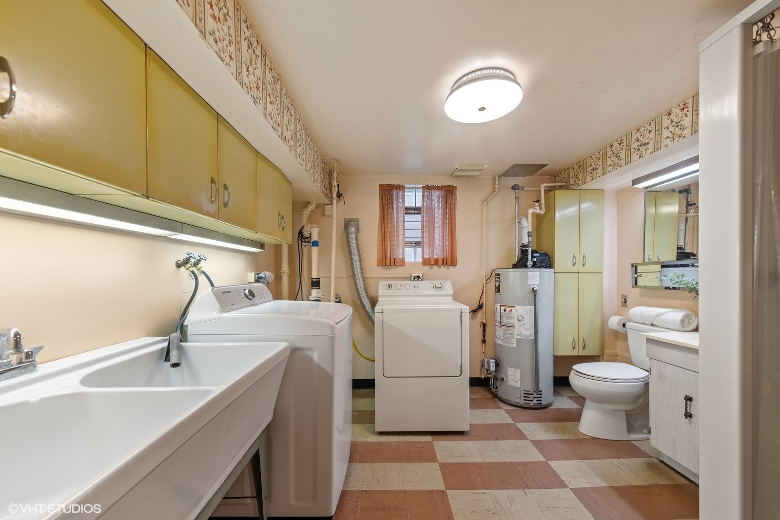1241 Woodside Road