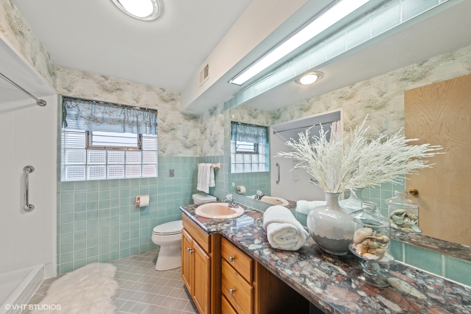 1241 Woodside Road
