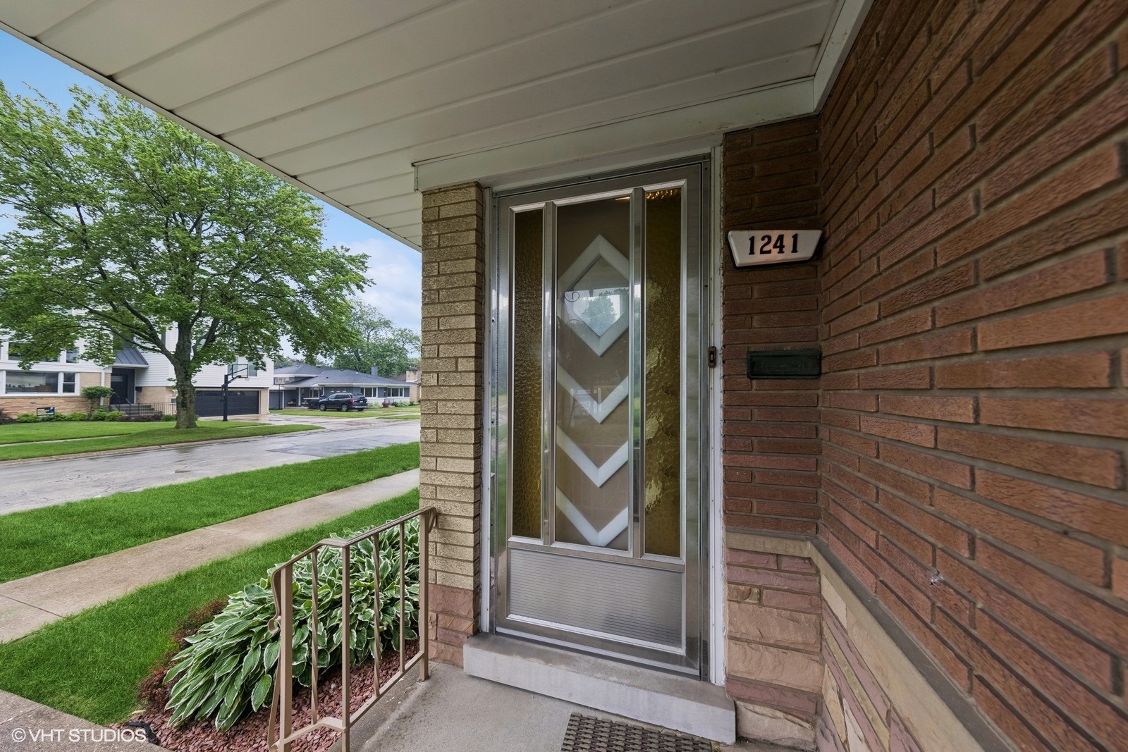 1241 Woodside Road