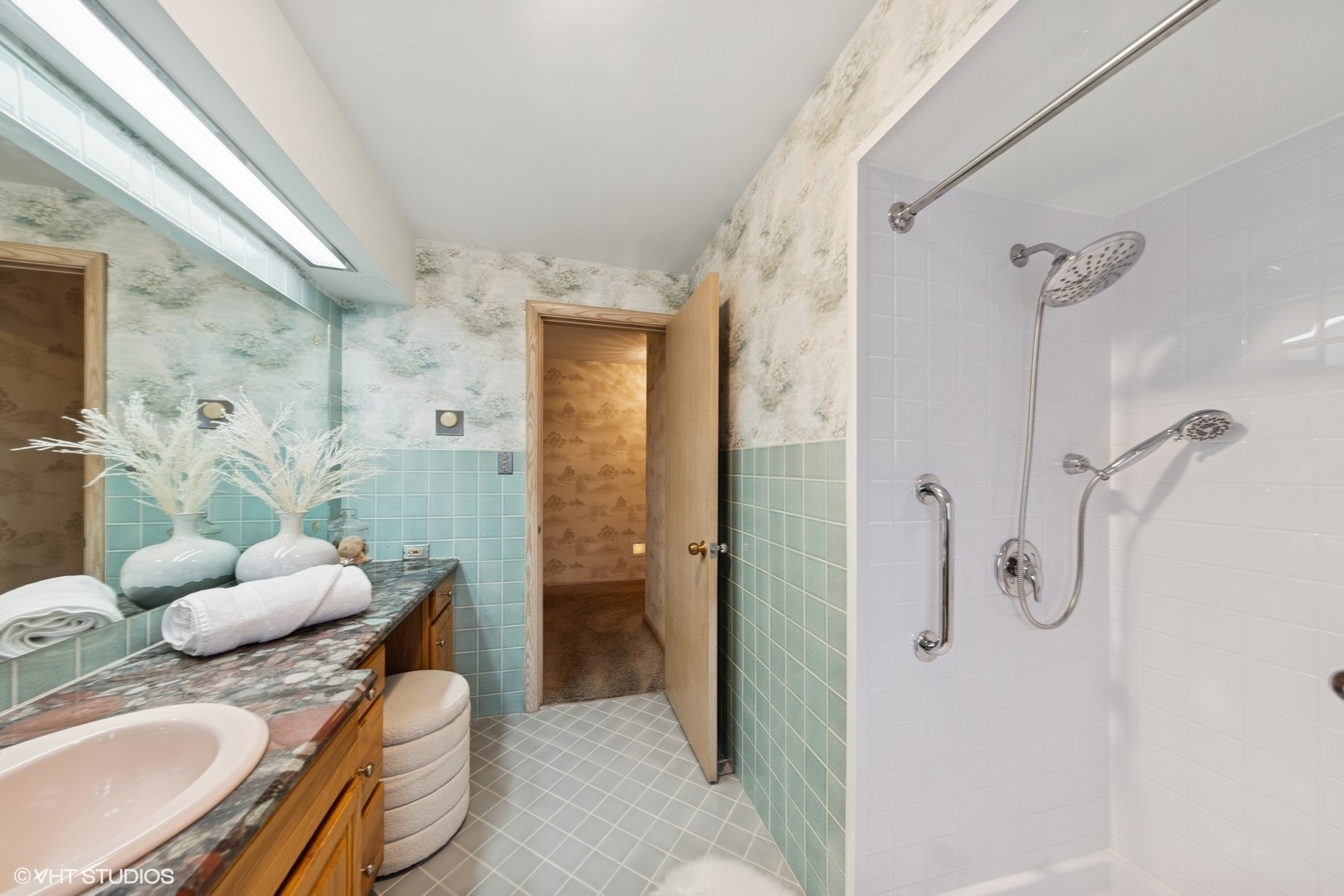 1241 Woodside Road