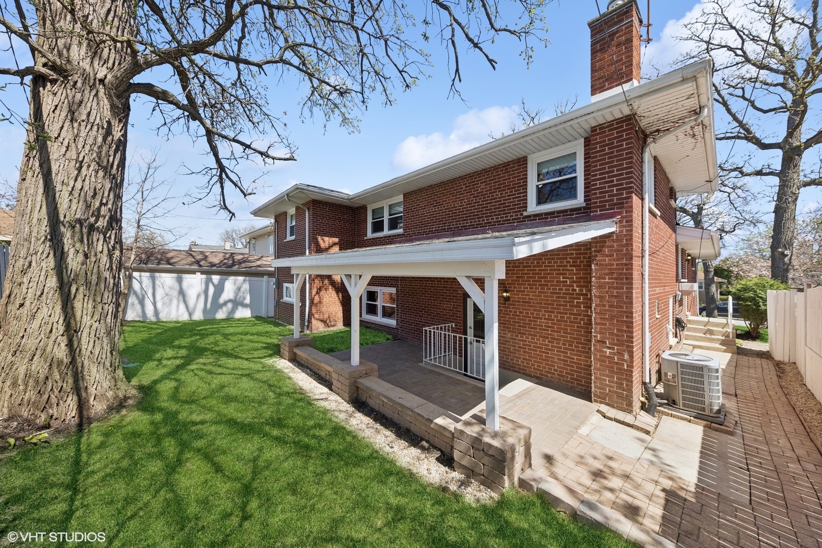 910 Meadowcrest Road