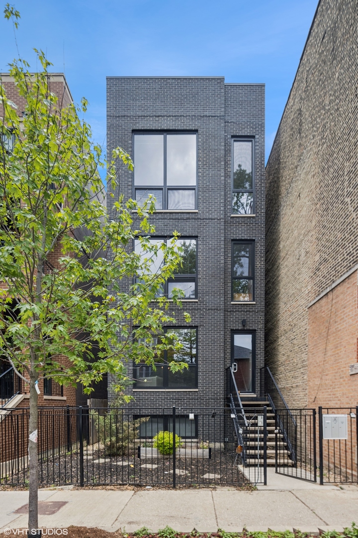 1038 N Paulina Street Unit: 3
