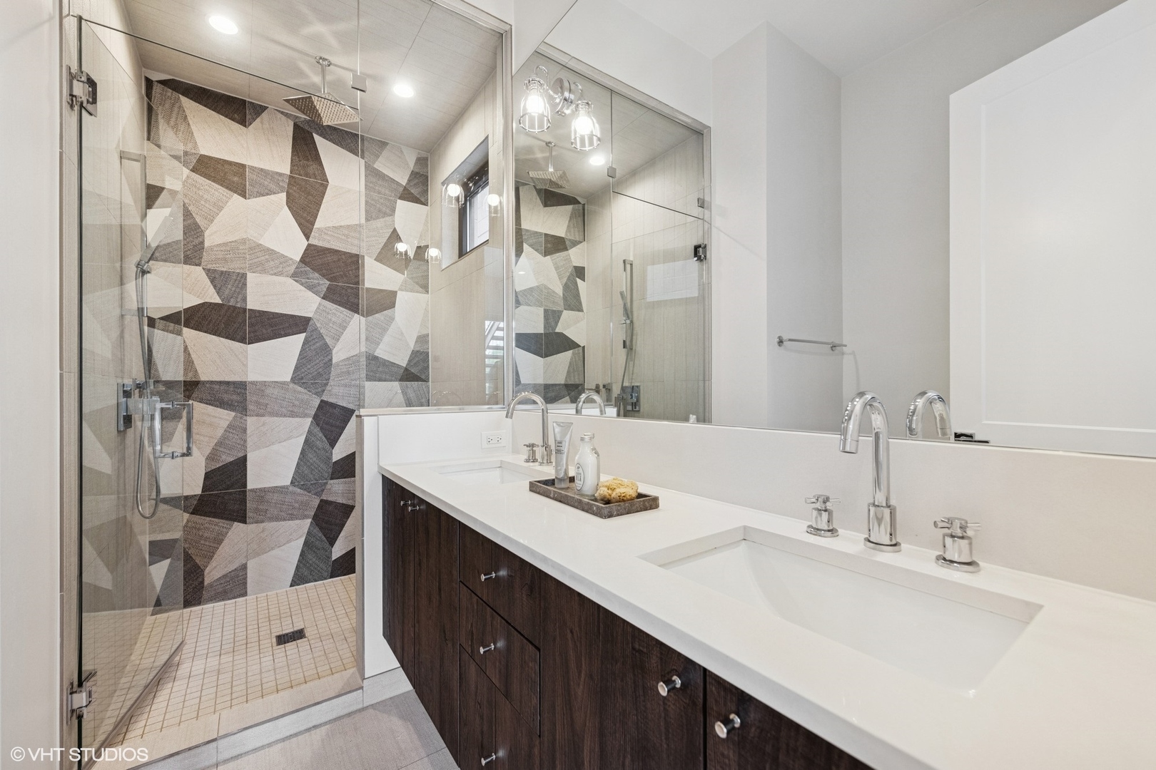 1038 N Paulina Street Unit: 3