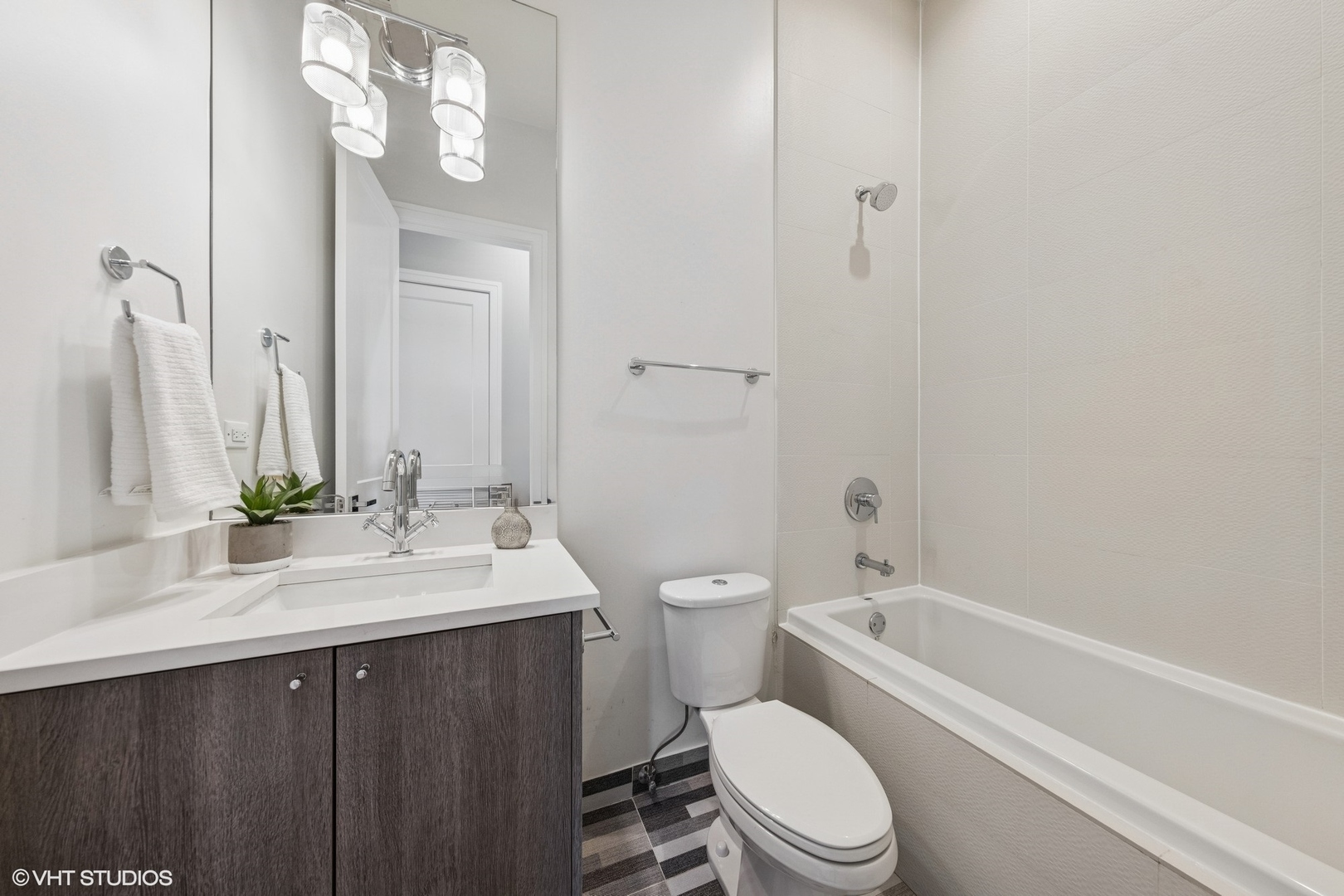 1038 N Paulina Street Unit: 3
