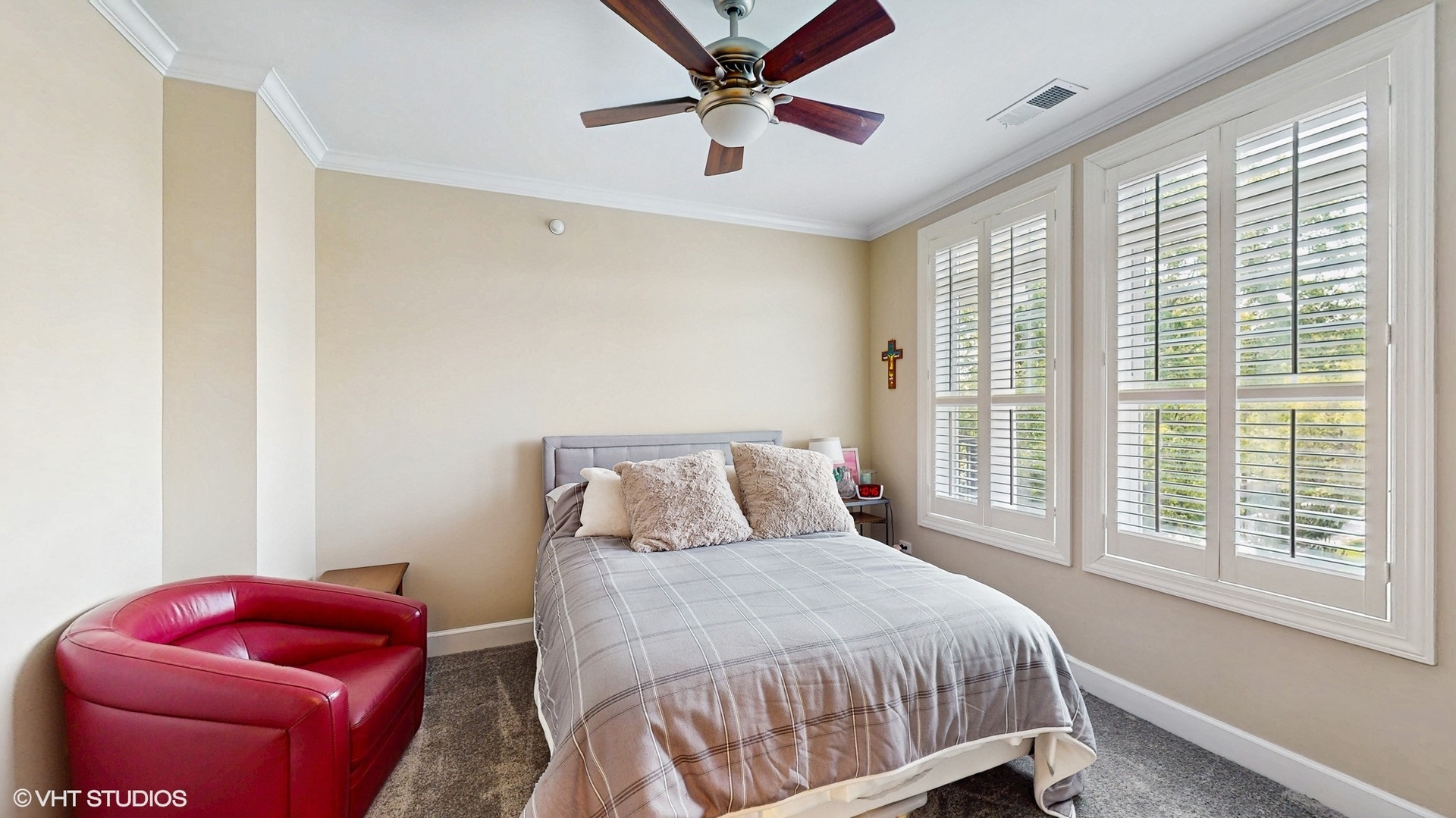 8 E Kennedy Lane Unit: 302