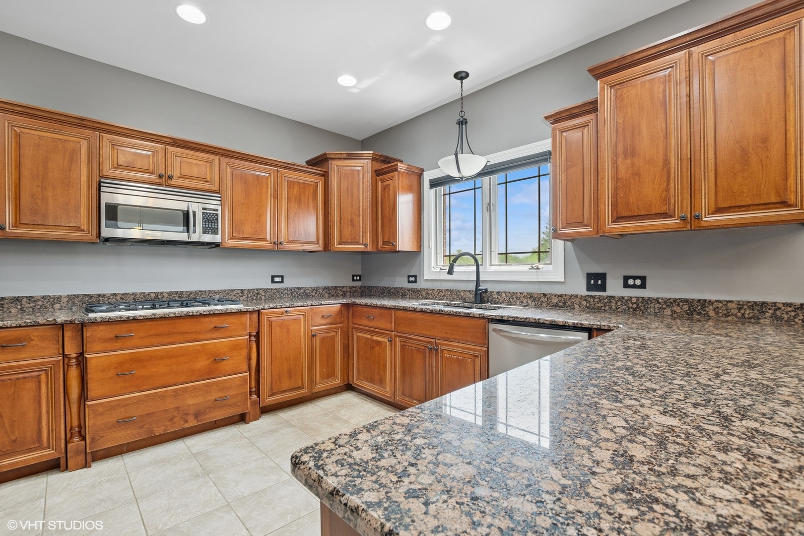 21490 English Circle