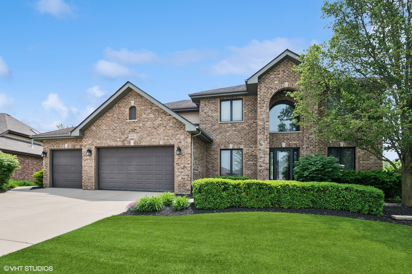 21490 English Circle